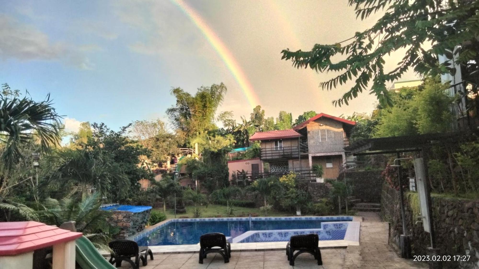 Casa De Robles Tanay Rizal Hotel Exterior photo